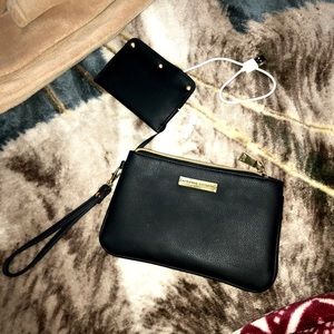 Adrienne Vittadini Charging Wristlet